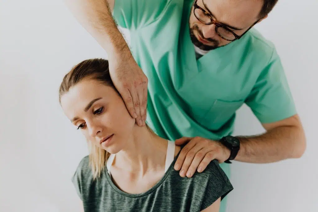 woman receiving chiropractic care for fibromyalgia treatment in burbank